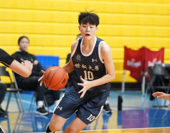 世新大學游沁樺15分4抄截。大專體總提供