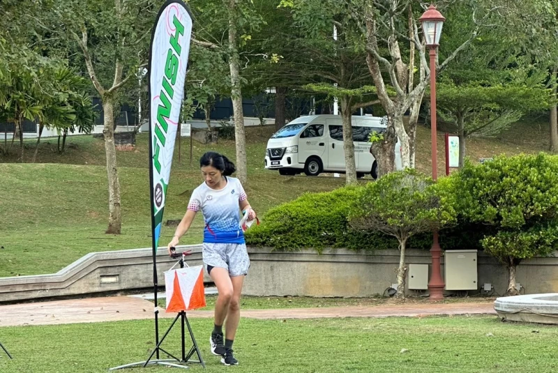 中華隊另一位女將陳怡芳挑戰女子35歲組,一馬當先完賽奪得金牌。定向野協會提供