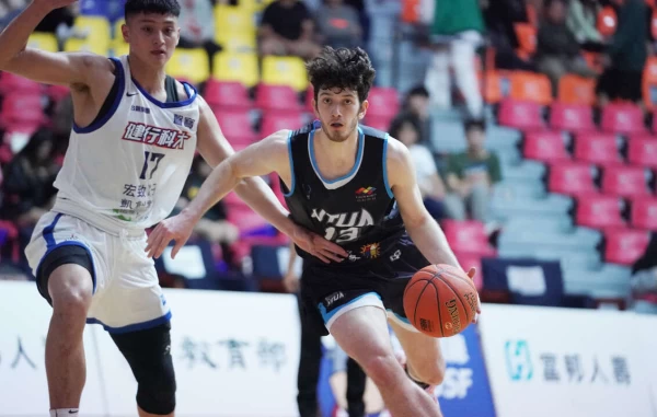 台藝大澳洲籍球員飛尼克斯奪22分。大專體總提供