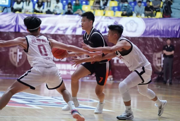 國體陳冠中(中)15分。大專體總提供