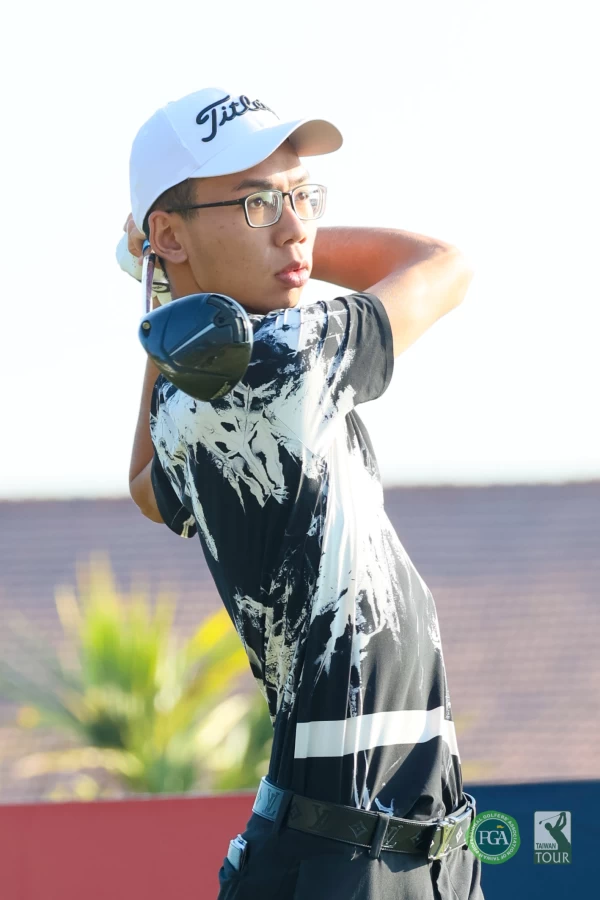 第一回合業餘選手黃至翊以65桿 5暫並列第一。TPGA提供/林聖凱攝