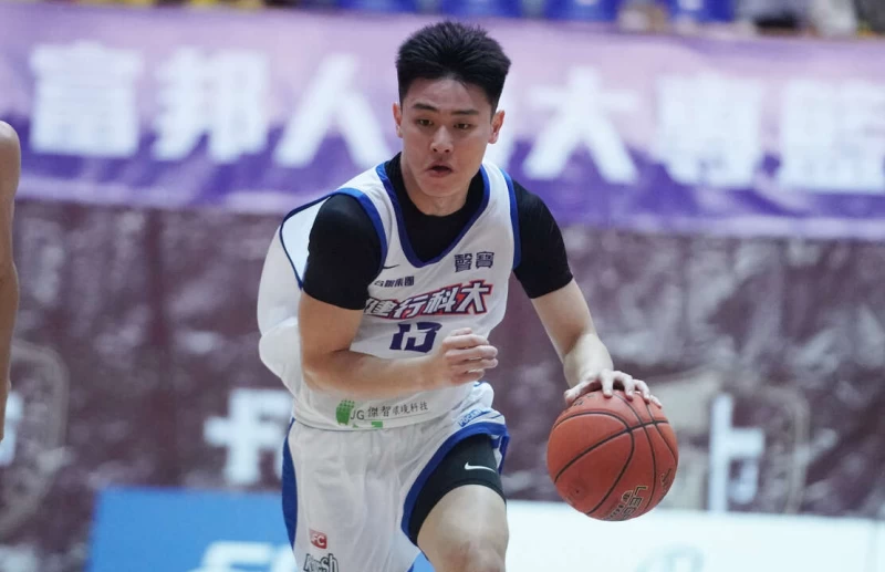 健行劉丞勳19分8籃板。大專體總提供