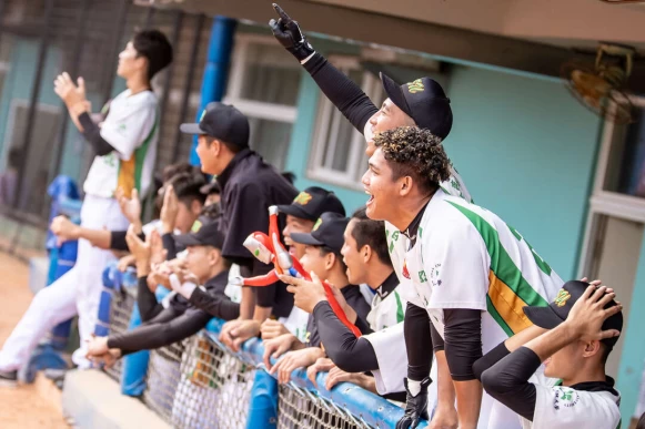 崑山科大全隊氣氛超好,逆轉北市大奪四連勝。大專體總提供