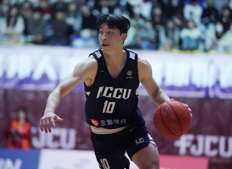 政大宋昕澔11分。大專體體提供