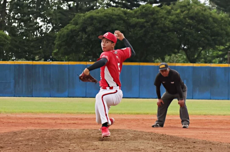 廖昭雄8局僅用76球無失分奪勝投。顏如玉攝