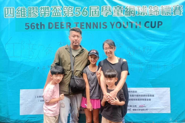 邱歆喬父母親都有計畫將女兒送上職業舞台。詹健全攝