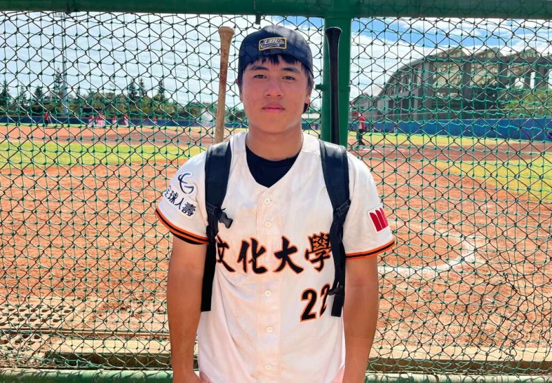 田明倫5支4打擊火燙。顏如玉攝