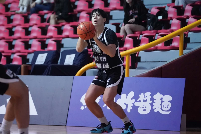 台科汪哲宇10分12籃板。大專體總提供