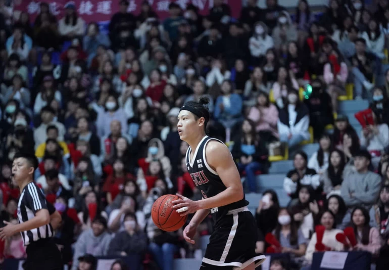 輔大江均9分9籃板。大專體總提供