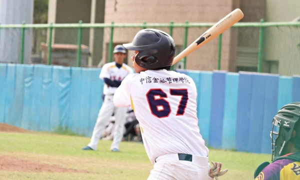 中信古雲佾繳5支5,被隊友讚是「開南殺手」。顏如玉攝