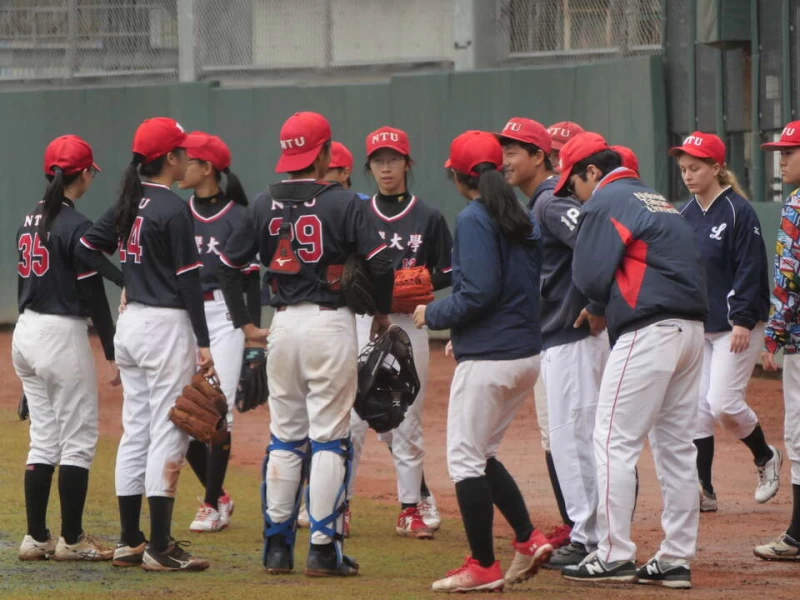 台灣大學女棒隊。吳敏欣攝