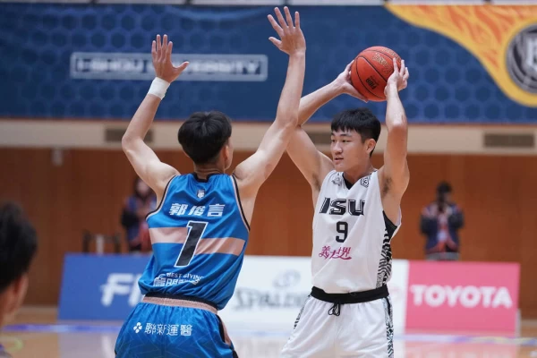 義守王正文23分9籃板 。大專體總提供