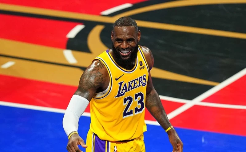 39歲詹姆斯高效30+5+8+0失誤,湖人44分狂勝鵜鶘進季中賽决賽。法新社