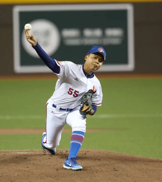 19歲投手伍祐城繳出7.1局優質先發。李天助攝
