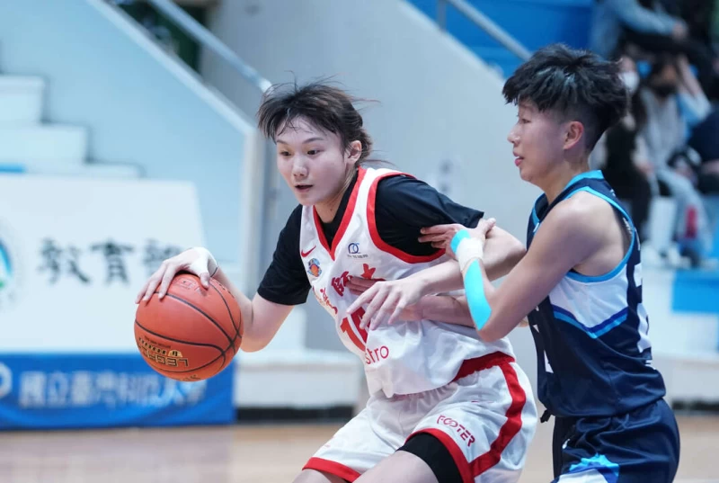 臺師許絜睎13分8籃板。大專體總提供