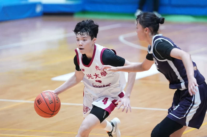 佛光李宜樺16分11籃板7助攻。大專體總提供