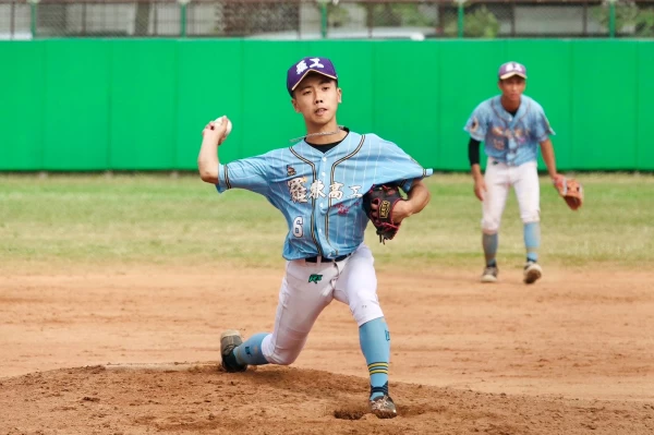 先發投手魏宏燁一夫當關首度完投。大會提供