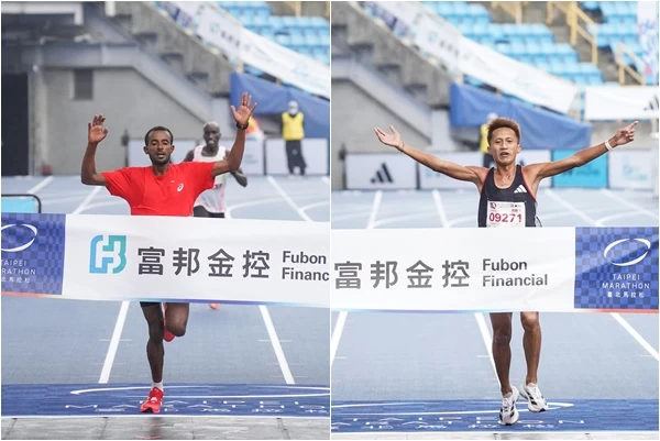 男子組總冠軍Dechasa Alemu MODERA(左)和國內冠軍蔣介文。路跑協會提供