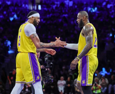 兩大球星詹姆士(LeBron James)與戴維斯(Anthony Davis)數據依舊高效輸出，但團隊防守太差。法新社