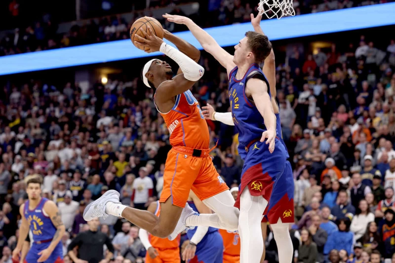 雷霆本季打出亮眼的開局，以亞歷山大(Shai Gilgeous-Alexander，見圖左)與霍姆葛倫(Chet Holmgren)為核心。法新社