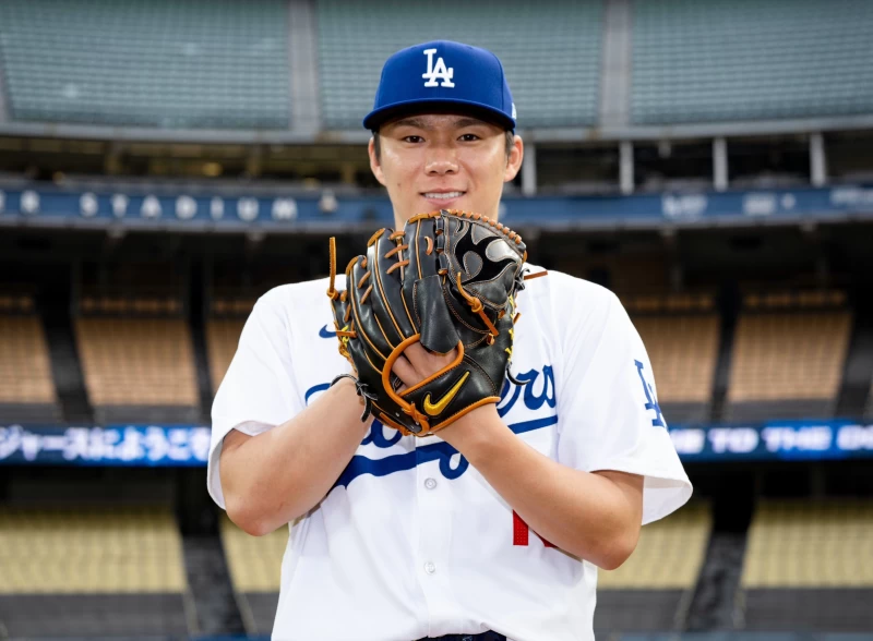 洛杉磯道奇今天正式宣布山本由伸加盟。摘自道奇 推特