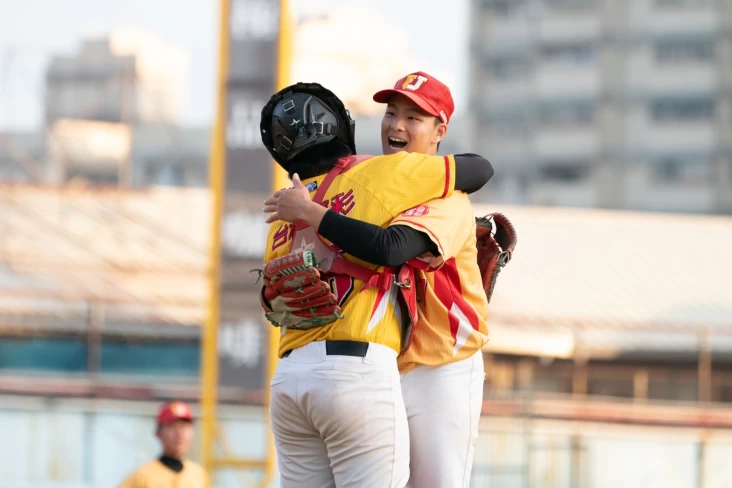 游竣䒴完投9局率輔大收第4勝。大專體總提供