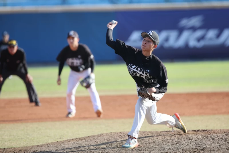 嘉大王牌伍立辰9局完封勝。大專體總