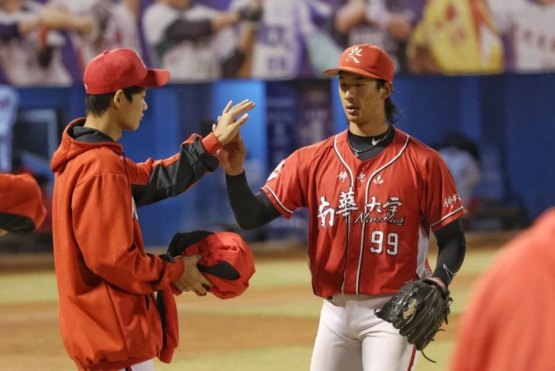 陳鐿中8局失1分收勝投。大專體總提供
