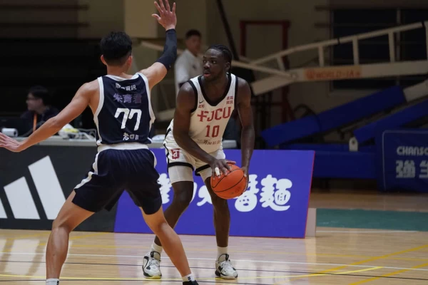 輔仁大學凱德爾20分22籃板。大會提供