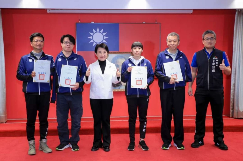 2022亞帕運臺中市成績傲人男子團體圍棋隊史首面獎牌,桌球好手林姿妤獲得兩金一銀。台中市運動局提供