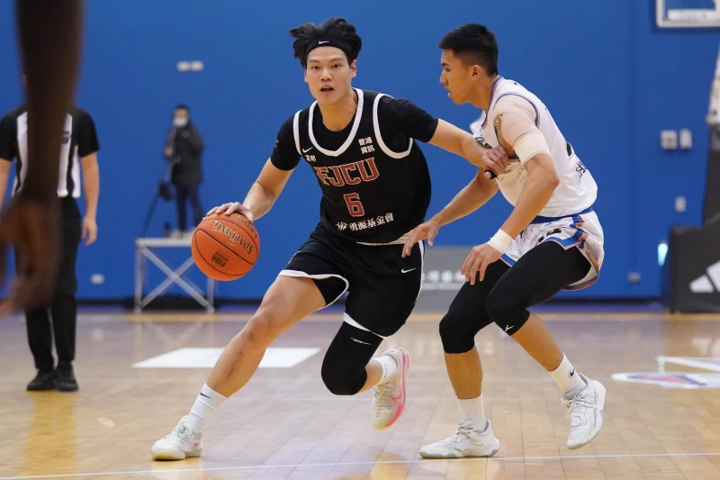 輔大江均19分10籃板。大會提供