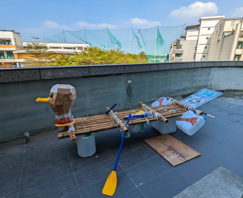 「褐色菜鴨隊」在臉書粉專喊話高雄市市長陳其邁,要用褐色菜鴨跟黃色小鴨互別苗頭。摘自獸醫好想告訴你臉書