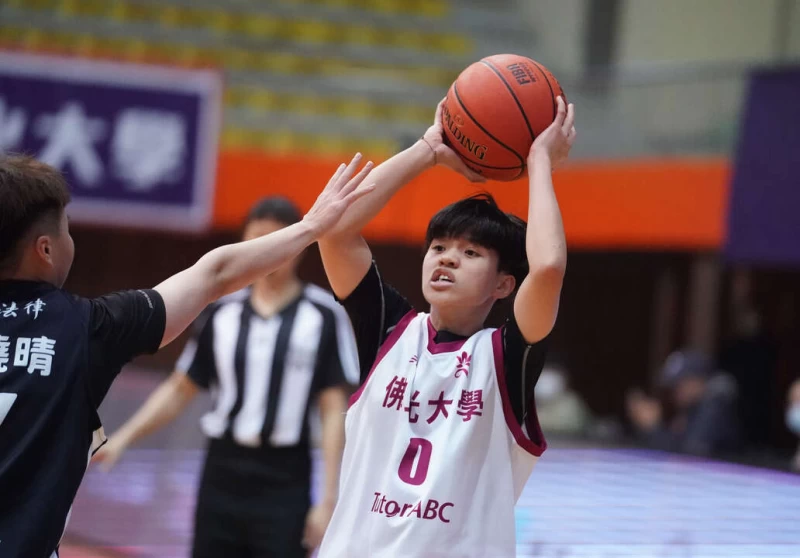 佛光黃渝庭11分6抄截。大專體總提供