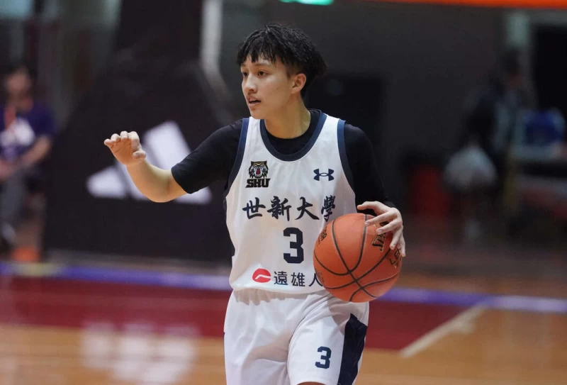 世新宋瑞蓁複賽解放身手單場18分6籃板5助攻4抄截。大專體總提供