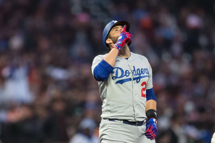 前銀棒獎得主馬丁尼茲(J.D. Martinez)拒絕巨人一年合約。摘自道奇推特