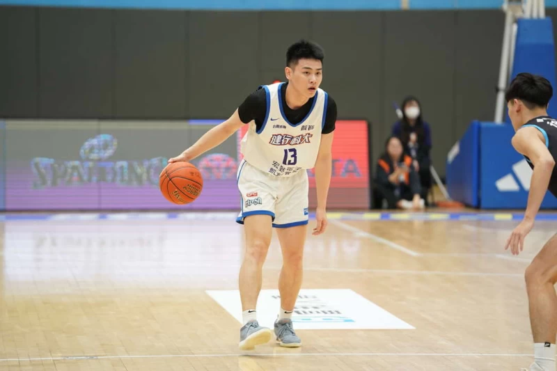 劉丞勳三分球6投中4,拿21分7籃板4助攻5抄截。大專體提供
