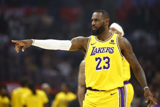 洛杉磯湖人明星前鋒詹姆斯(LeBron James),生涯總得分突破4萬分。法新社