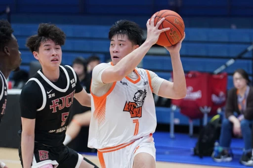國體陳冠中送出5助攻。大專體總提供