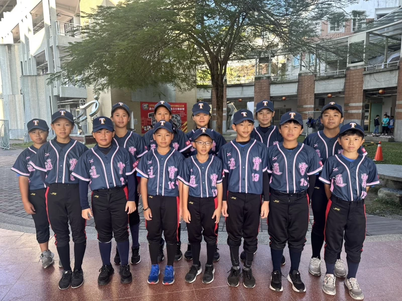 苗栗縣有6名女將參賽。通宵國小提供