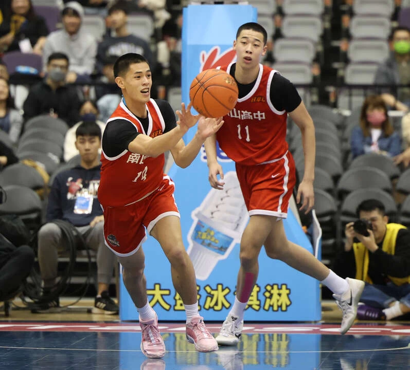 南山曹祐寧。李天助攝