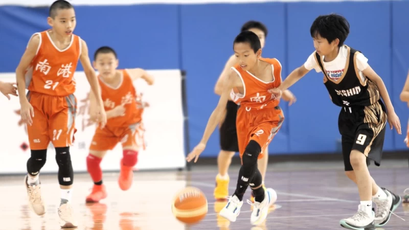 臺北市南港小球員身高一般，但在分組預賽仍以秋風掃落葉之姿晉級。姚瑞宸攝