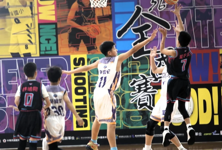 天母國小藍子滔12投8中,攻下全隊最多的16分3籃板。姚瑞宸攝