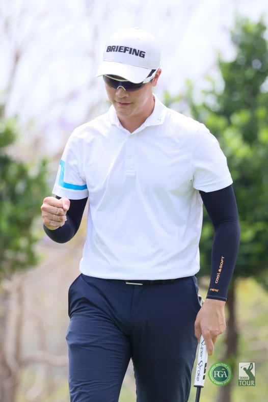 何勁宏今天打出65桿以三回合總桿數204桿-12,暫並列第五。Tpga/林聖凱攝影