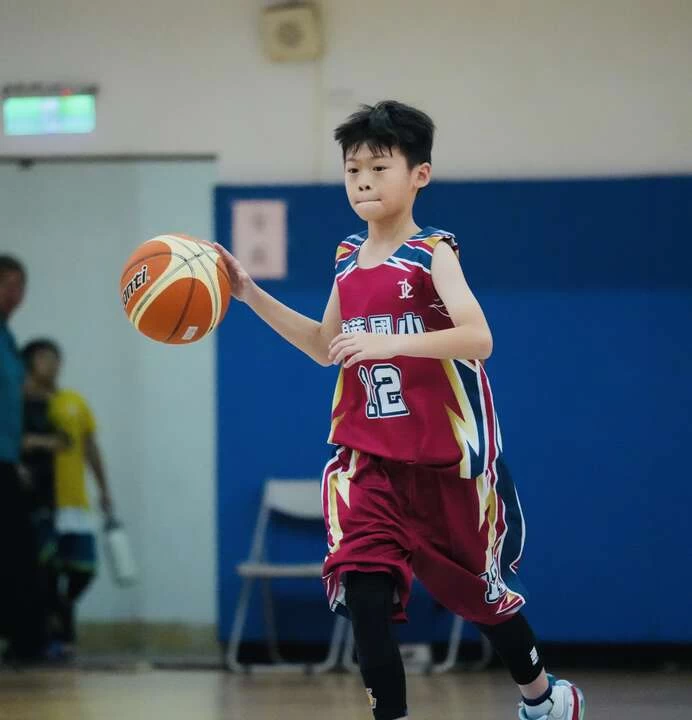 蔡品成等人以中年級之姿挑戰五年級賽事。沈明璁攝