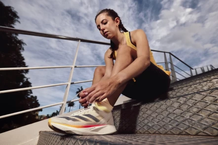 adizero Takumi Sen 10延續前代優勢,以雙層Lightstrike Pro中底提升舒適度帶來完整保護力。官方提供