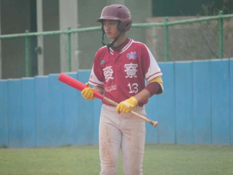 陳彥丞延長賽敲出致勝安打。吳敏欣攝