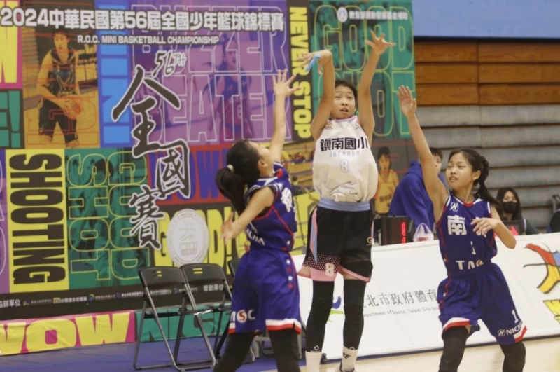 U12女子組四強戰,臺北南港國小vs.雲林鎮南國小。姚瑞宸攝