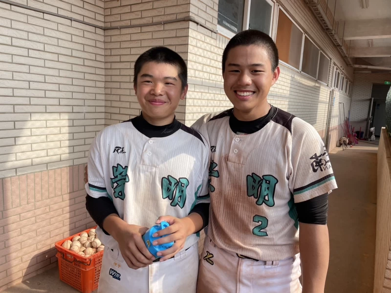 鄭傑宇(左)和鄭秉雄合組三、四棒。台灣世界少棒聯盟提供