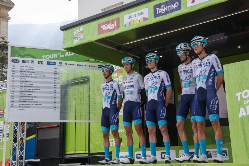 巴林戰隊次日僅剩5名成員,讓杜志濠在團隊的角色更顯重要。Sprint Cycling提供