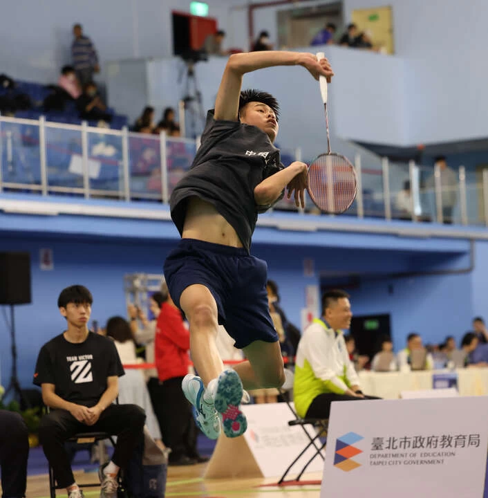 吳哲穎最後一年全中運終奪冠。李天助攝